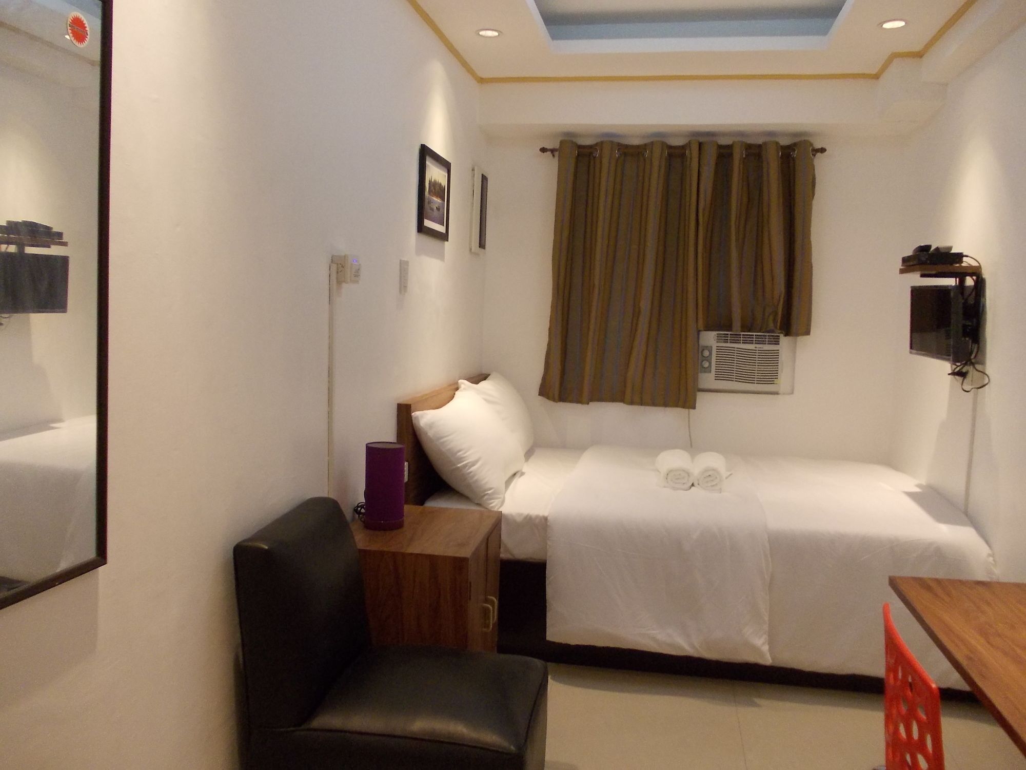 โอโย 882 ซิตี้ สเตย์ อินน์ มากาตี ซิตี้ ฮอลล์ Mandaluyong ภายนอก รูปภาพ